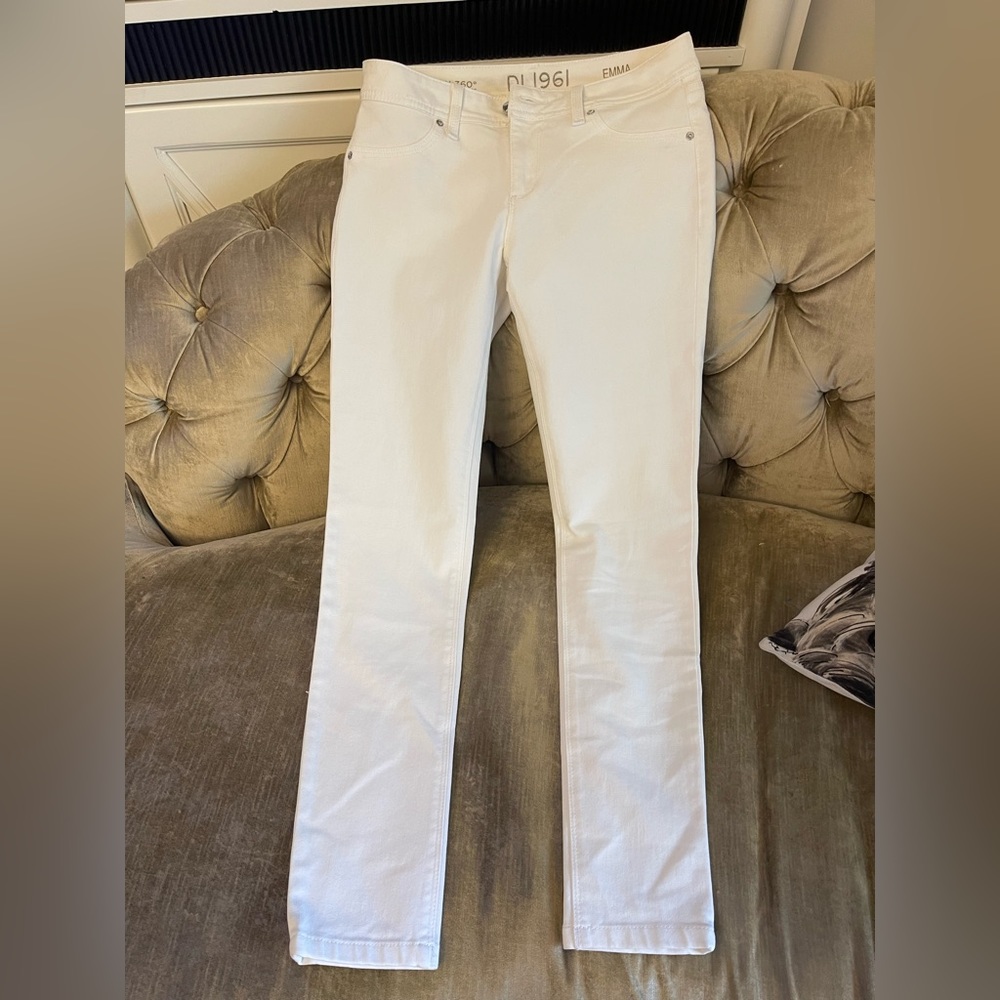 DLI961 Emma legging white jeans, never been worn, size 26